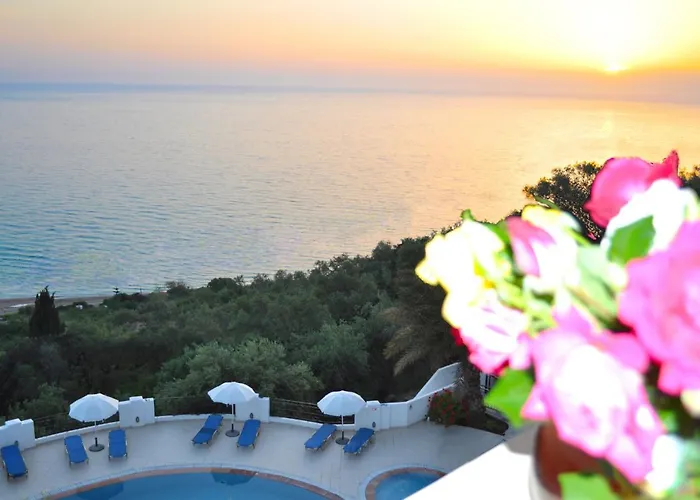 Maria With Amazing Pool - Agios Gordios Beach, Corfu