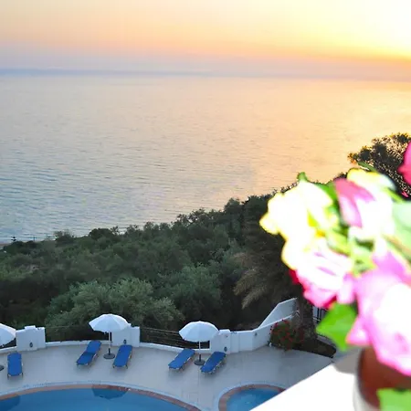 Maria With Amazing Pool - Agios Gordios Beach, Corfu